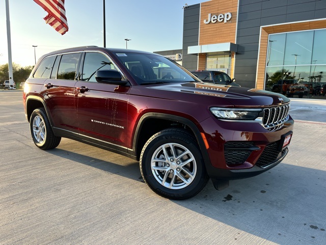 2025 Jeep Grand Cherokee Laredo's photo