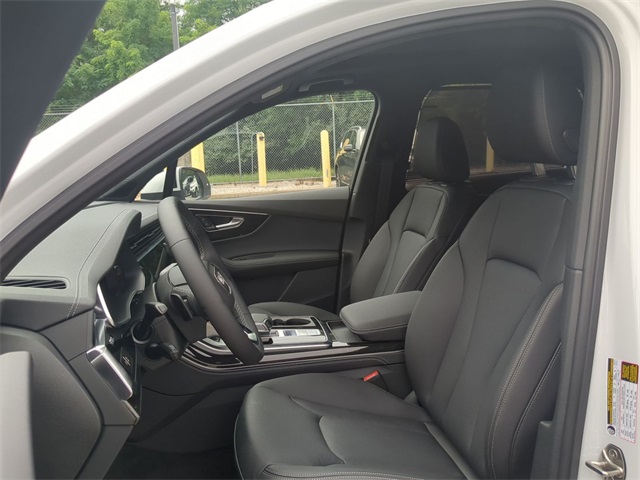 new 2025 Audi Q7 car, priced at $69,296