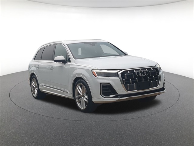 new 2025 Audi Q7 car, priced at $69,296