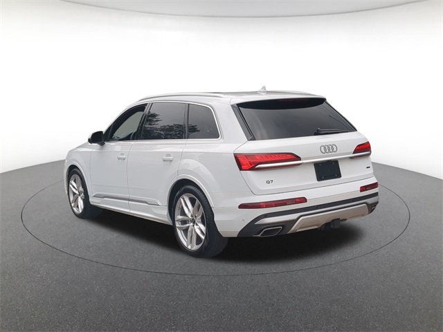 new 2025 Audi Q7 car, priced at $69,296