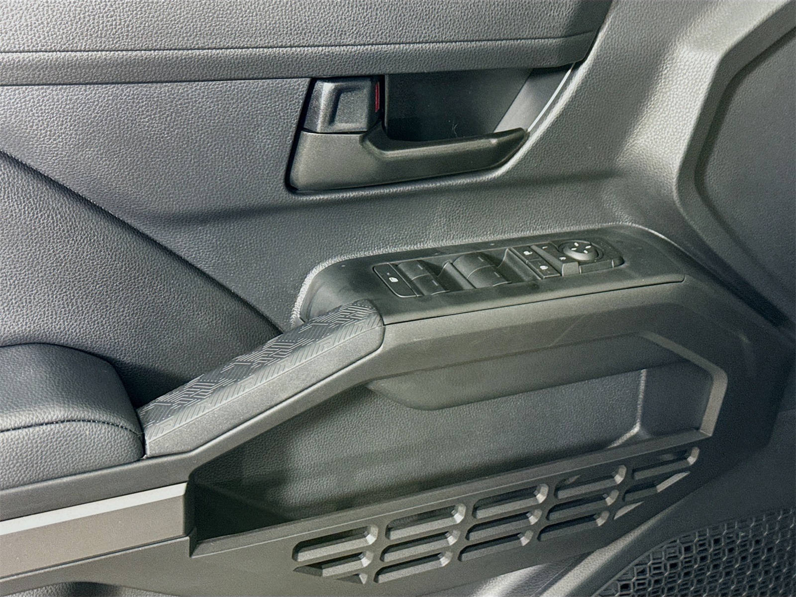 2025 Toyota Tacoma SR5 Double Cab photo 14