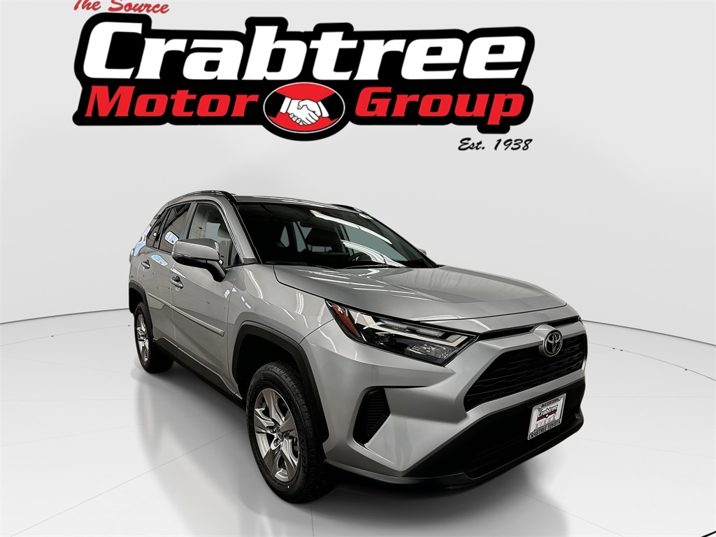 2025 Toyota RAV4 XLE's photo