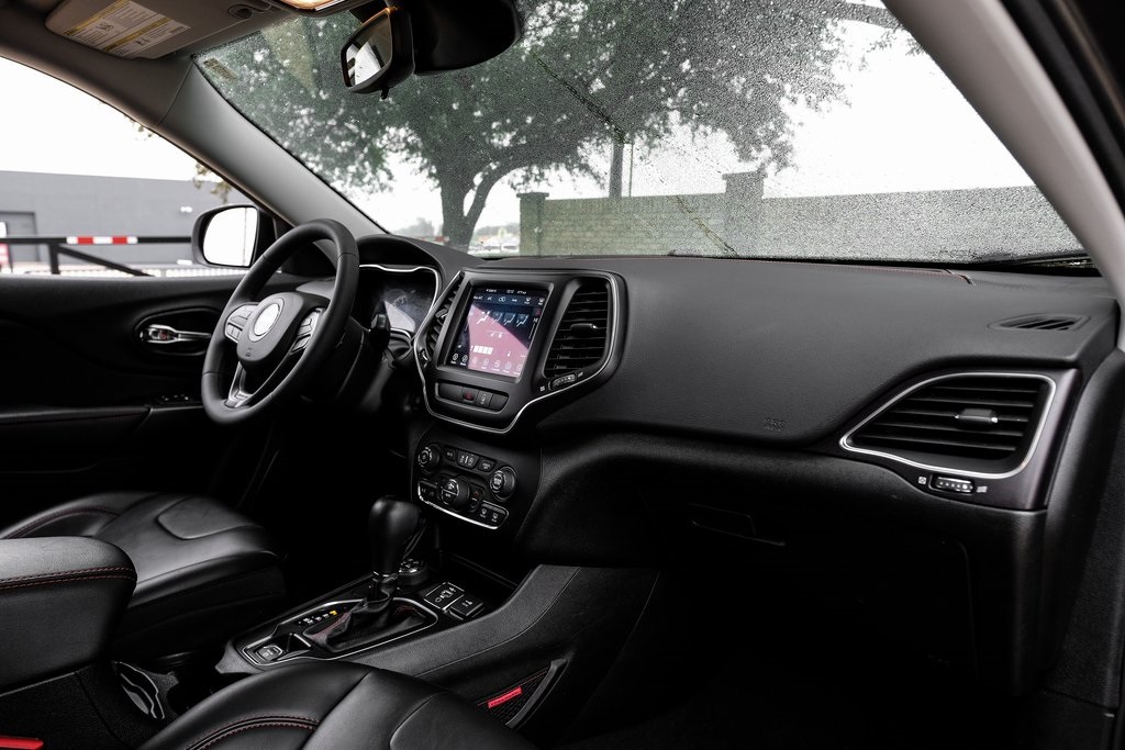 used 2022 Jeep Cherokee car, priced at $23,064