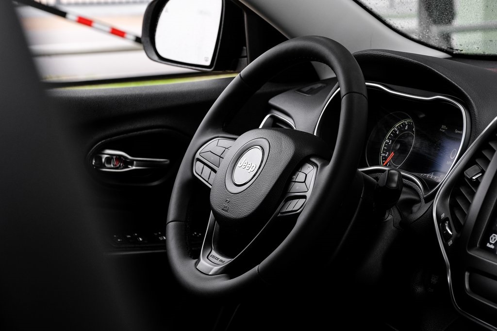 used 2022 Jeep Cherokee car, priced at $23,064