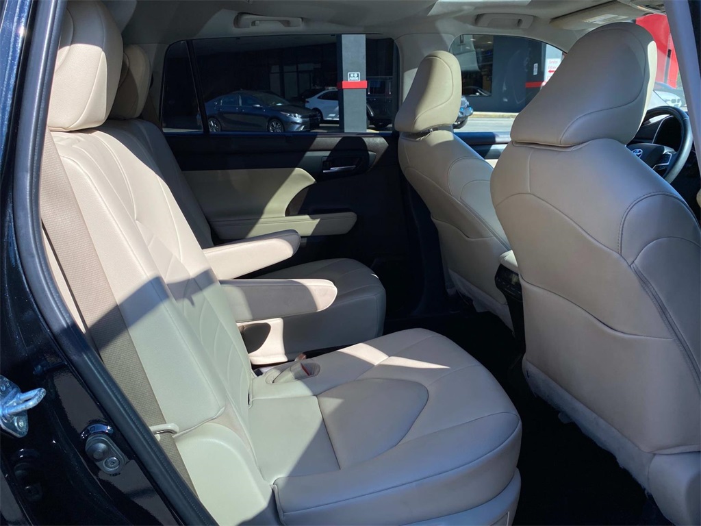 2022 Black Toyota Highlander XLE AWD SUV