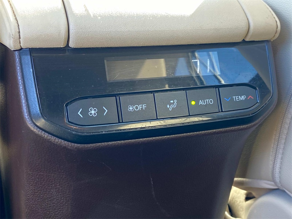 2022 Black Toyota Highlander XLE AWD SUV