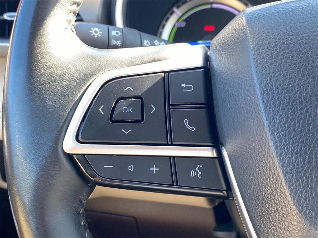 2022 Black Toyota Highlander XLE AWD SUV