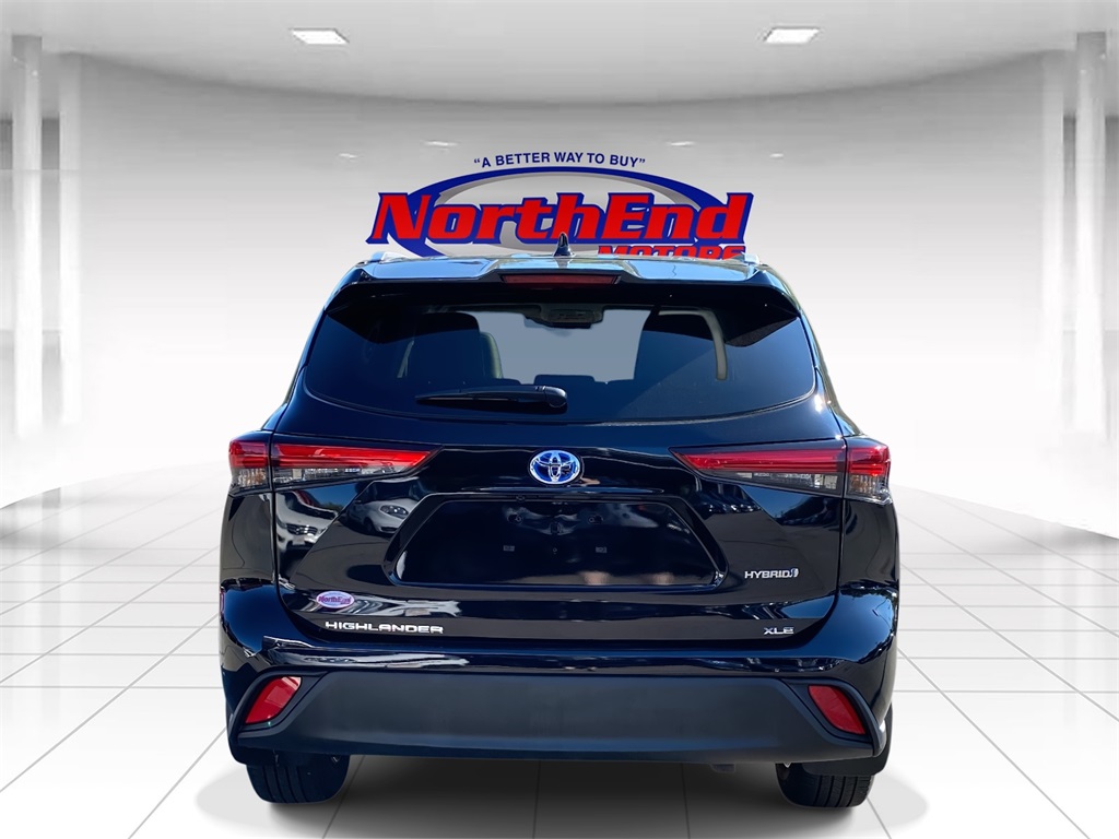2022 Black Toyota Highlander XLE AWD SUV
