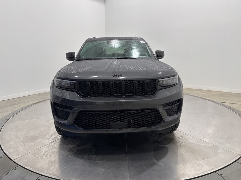 2025 Jeep Grand Cherokee Altitude X photo 2