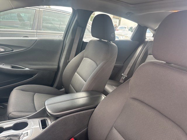 2024 Chevrolet Malibu 1LT photo 3