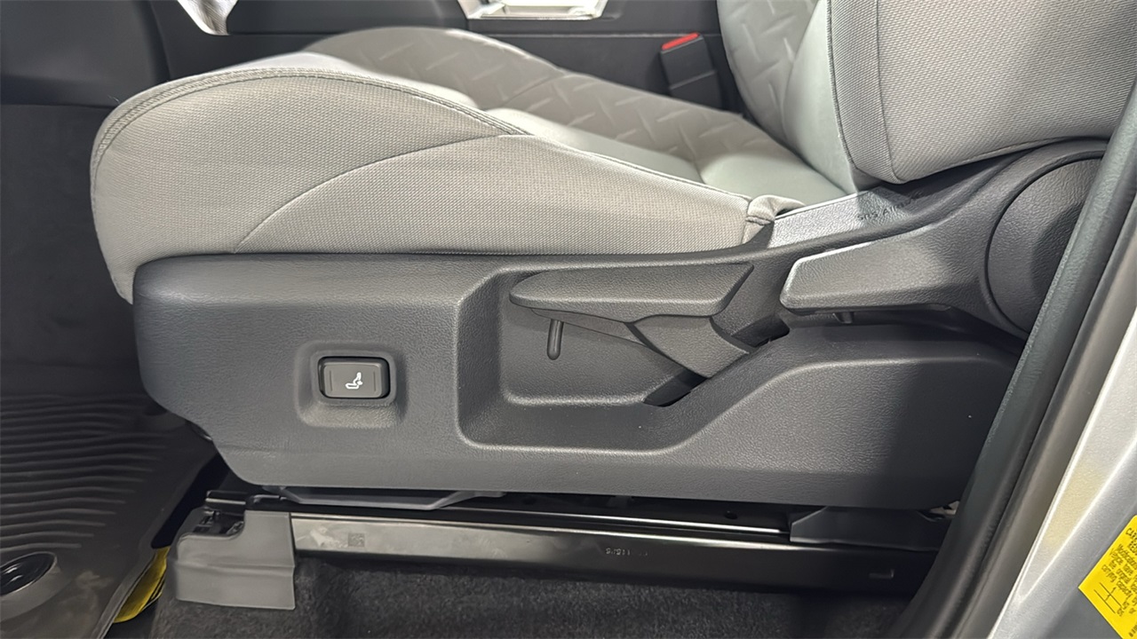 2025 Toyota Tacoma SR5 Double Cab photo 13