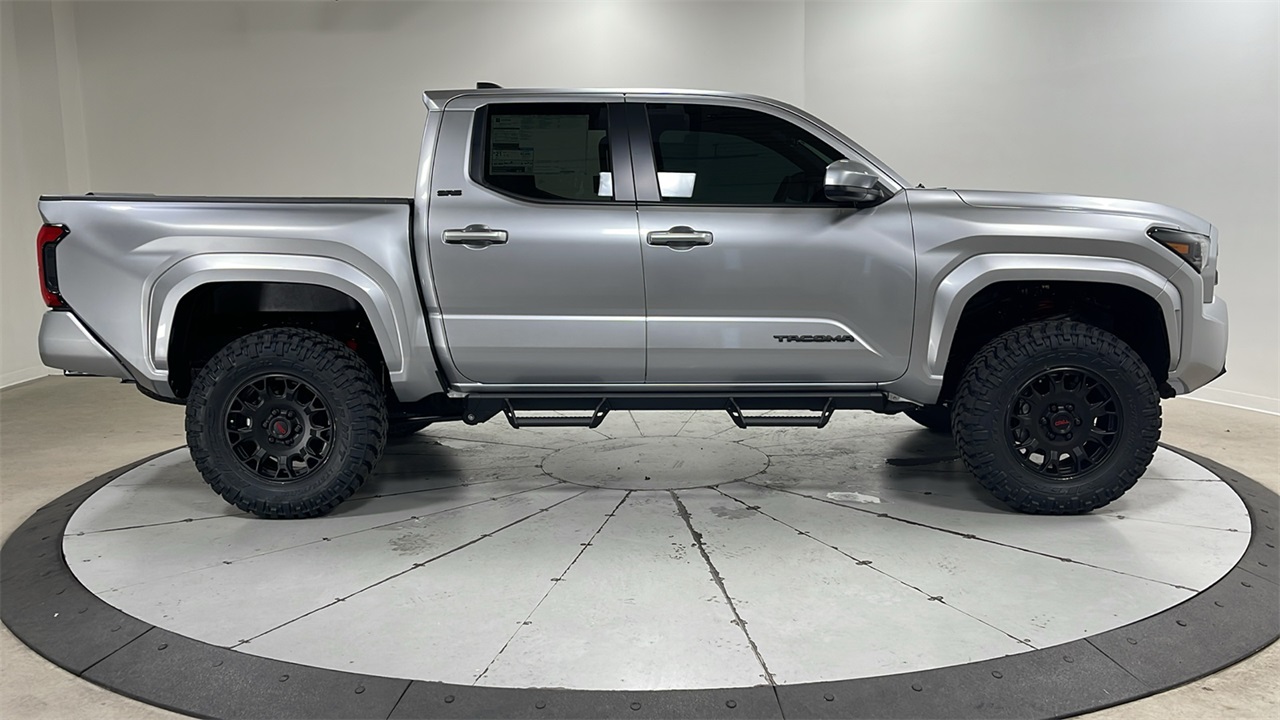 2025 Toyota Tacoma SR5 Double Cab photo 6