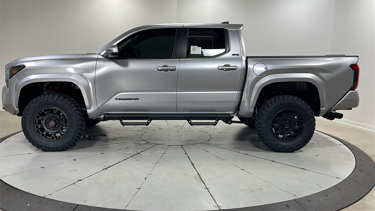 2025 Toyota Tacoma SR5 Double Cab photo 8