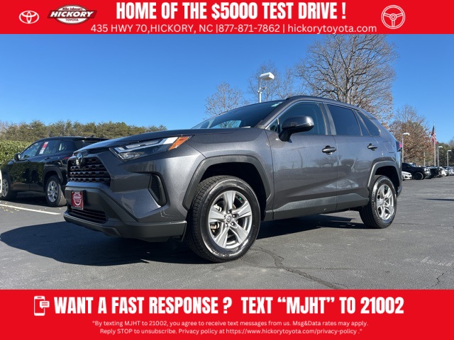 2024 Toyota RAV4 XLE's photo