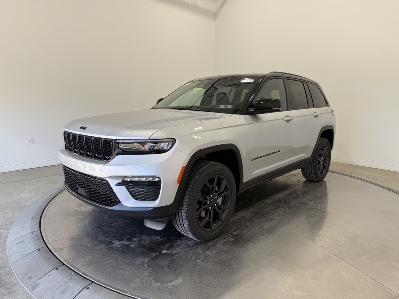 2025 Jeep Grand Cherokee Limited photo 3