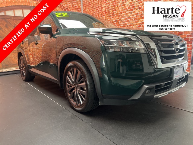 2022 Nissan Pathfinder SL