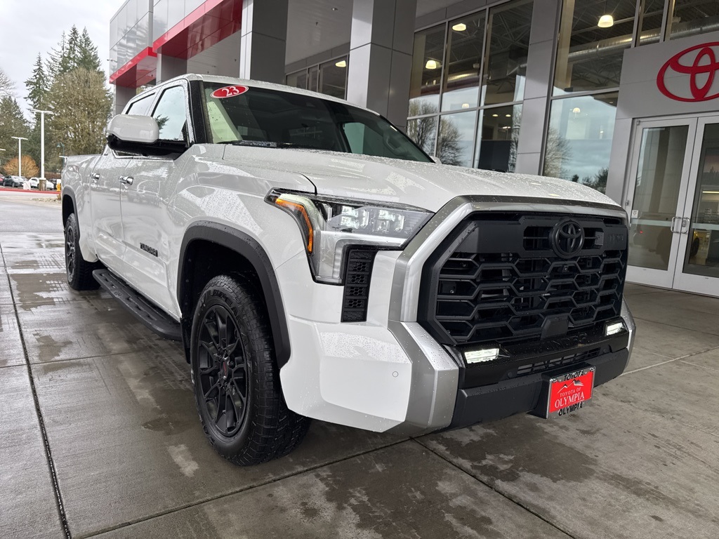 2023 Toyota Tundra Limited's photo