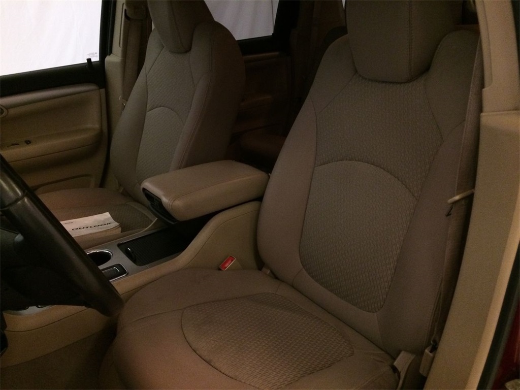 2010 Saturn OUTLOOK XE - M1089A