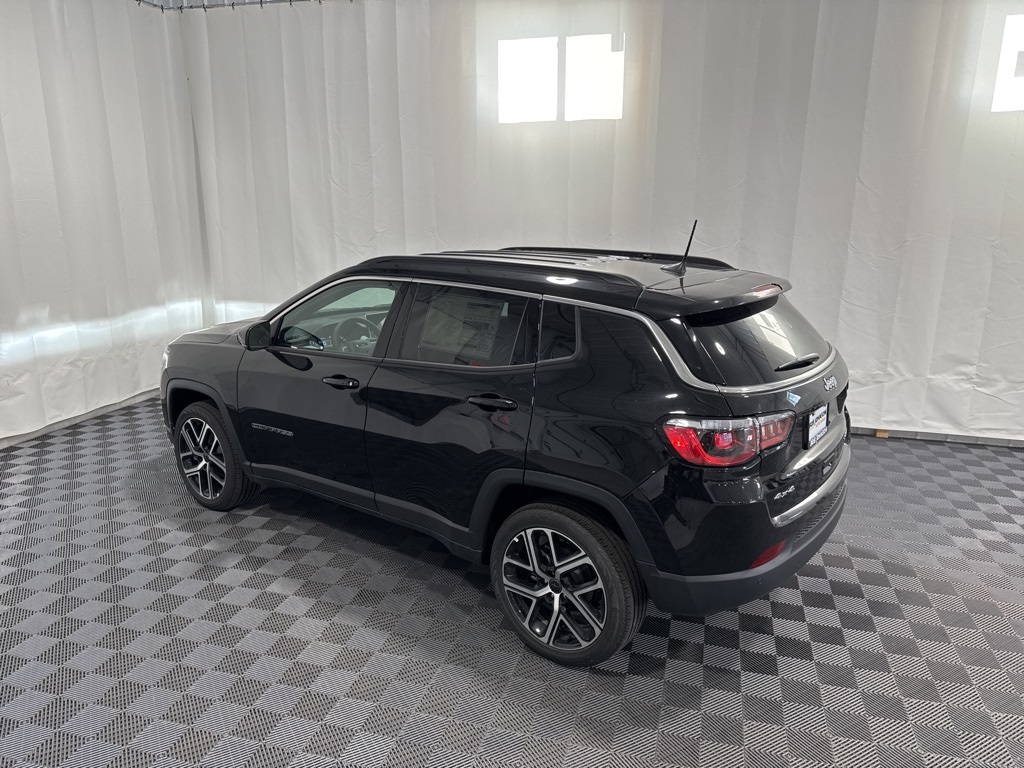 2025 Jeep Compass Limited photo 23