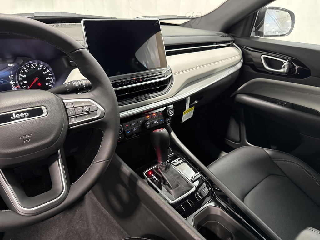 2025 Jeep Compass Limited photo 31