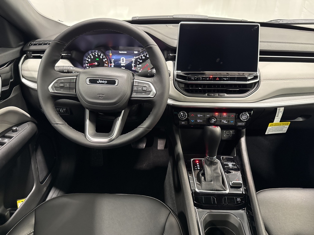 2025 Jeep Compass Limited photo 5