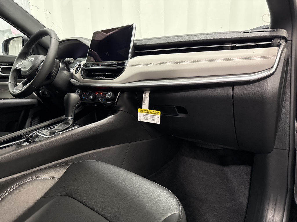 2025 Jeep Compass Limited photo 9