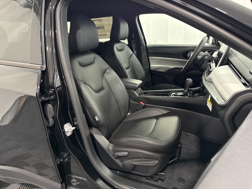 2025 Jeep Compass Limited photo 19