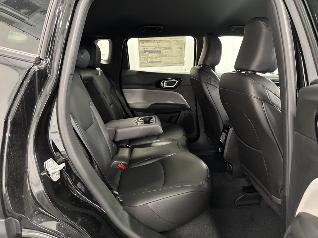2025 Jeep Compass Limited photo 20