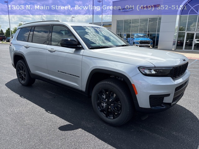 new 2025 Jeep Grand Cherokee L Altitude 4D Sport Utility