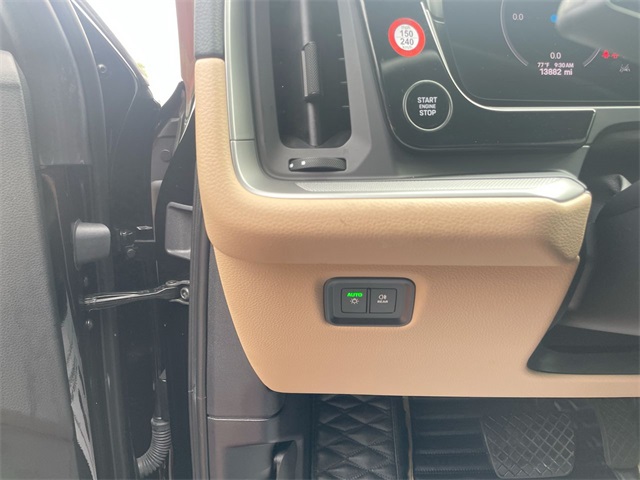 2024 Porsche Cayenne Base photo 3