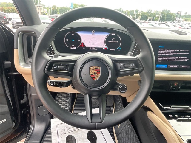 2024 Porsche Cayenne Base photo 6