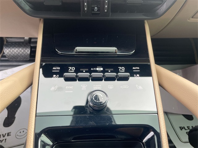 2024 Porsche Cayenne Base photo 10