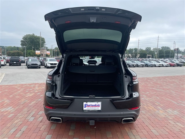 2024 Porsche Cayenne Base photo 19