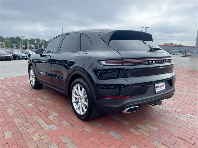 2024 Porsche Cayenne Base photo 24