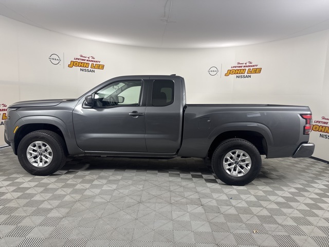2024 Gun Metallic Nissan Frontier SV 4X4 Truck