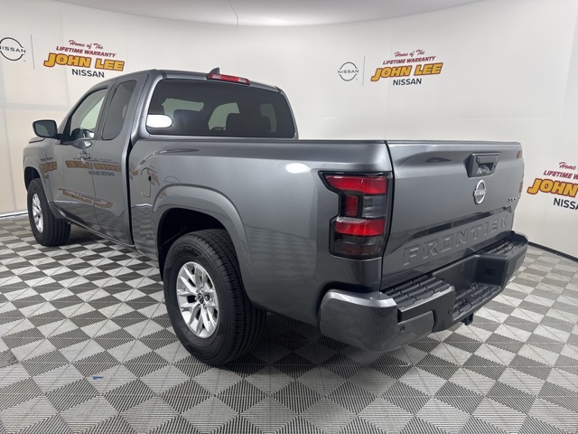 2024 Gun Metallic Nissan Frontier SV 4X4 Truck