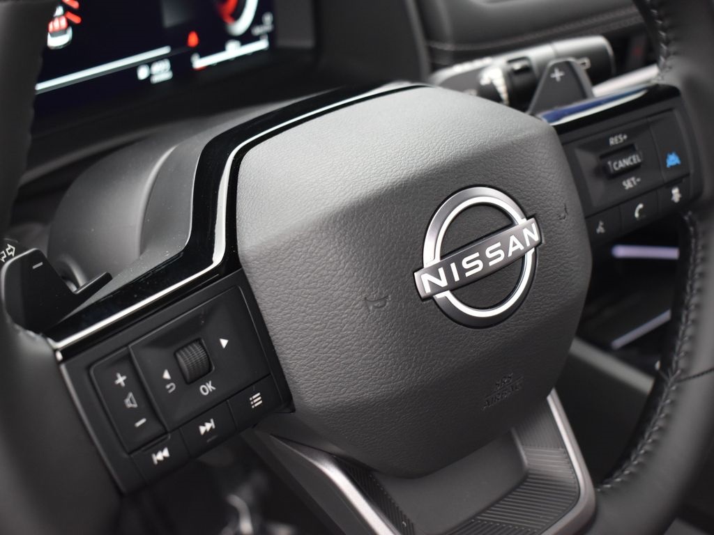 2025 Nissan Rogue SL photo 11