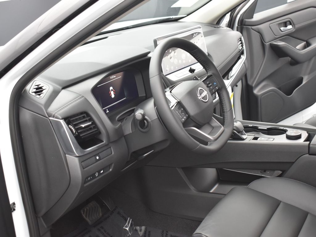 2025 Nissan Rogue SL photo 5