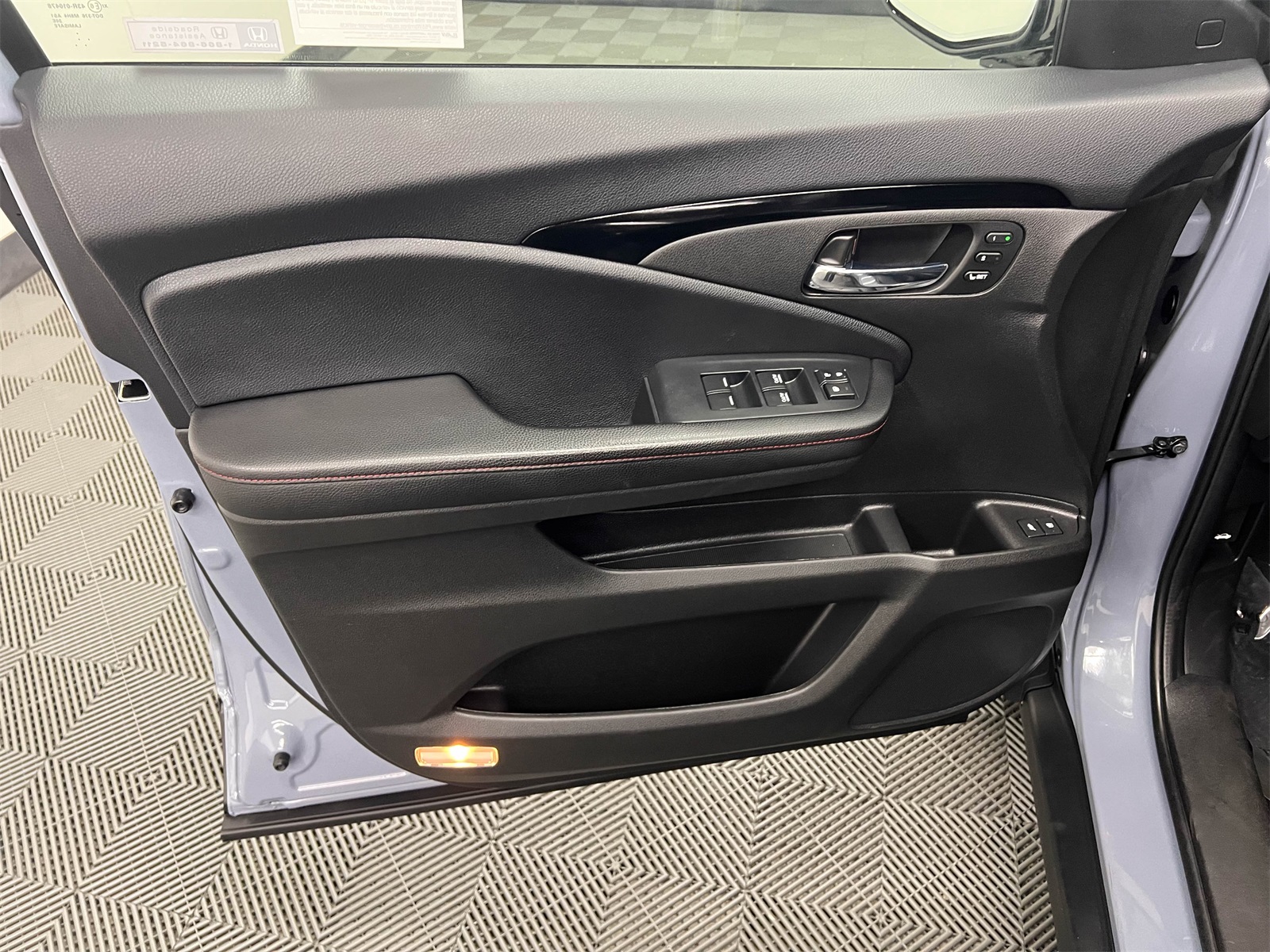 used 2022 Honda Pilot car, priced at $39,888