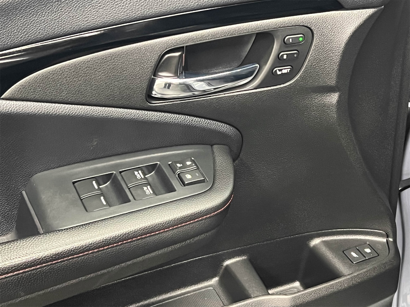 used 2022 Honda Pilot car, priced at $39,888