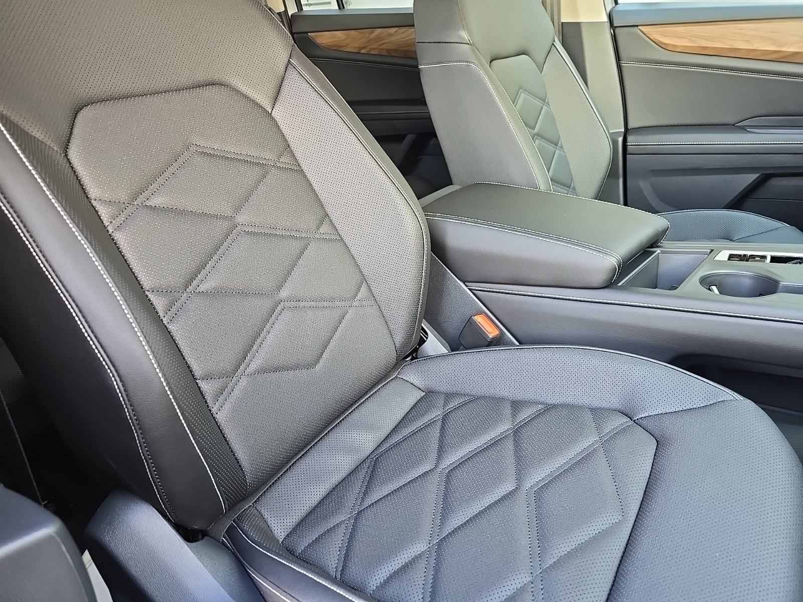 new 2026 Volkswagen Atlas car, priced at $39,734