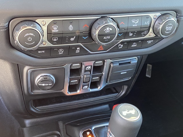 new 2026 Jeep Wrangler car, priced at $46,676