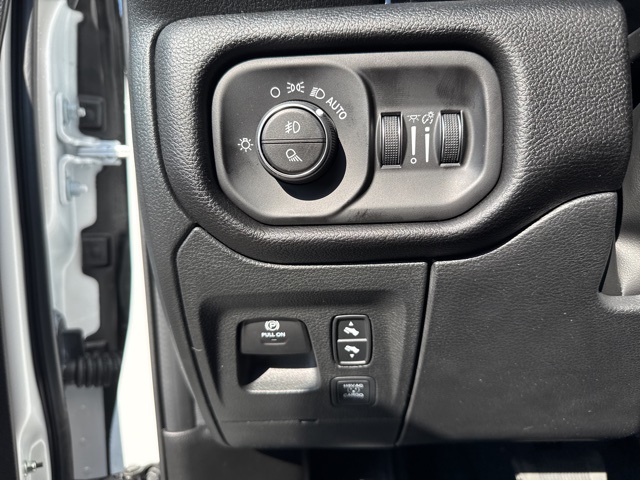 2026 Ram 1500 Laramie photo 13