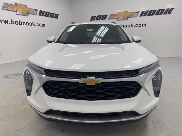 new 2026 Chevrolet Trax car, priced at $25,885