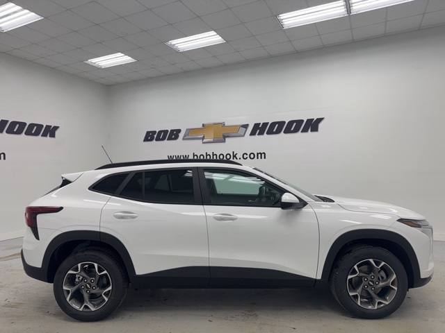 new 2026 Chevrolet Trax car, priced at $25,885