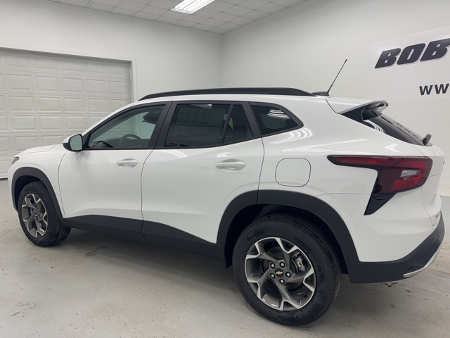 new 2026 Chevrolet Trax car, priced at $25,885