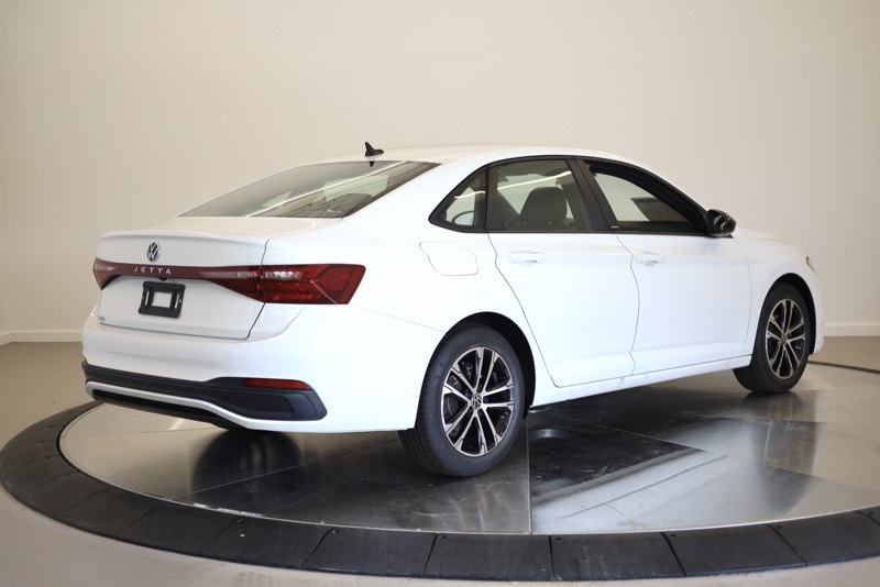 2025 Volkswagen Jetta 1.5T Sport photo 3