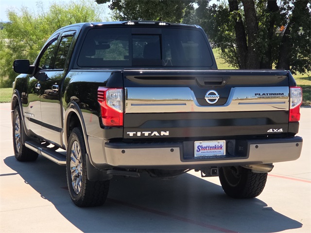 2018 Nissan Titan Platinum Reserve Crew Cab photo 4