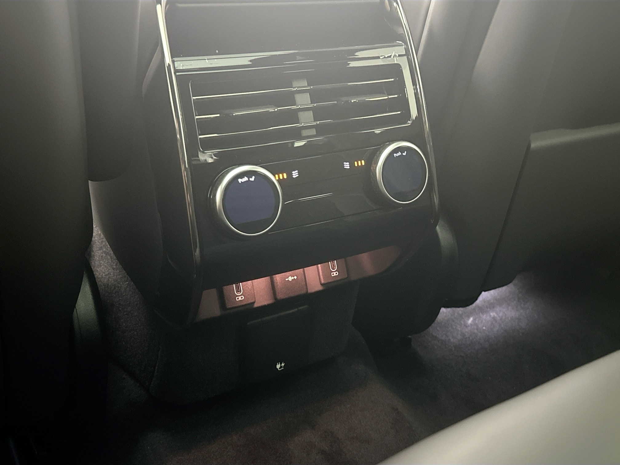 new 2026 Land Rover Range Rover Sport car, priced at $104,750