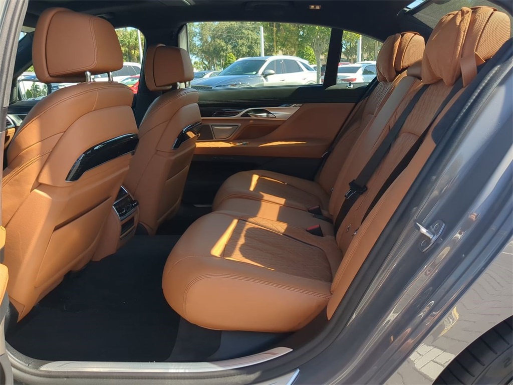 2021 Bmw 750i xDrive photo 14
